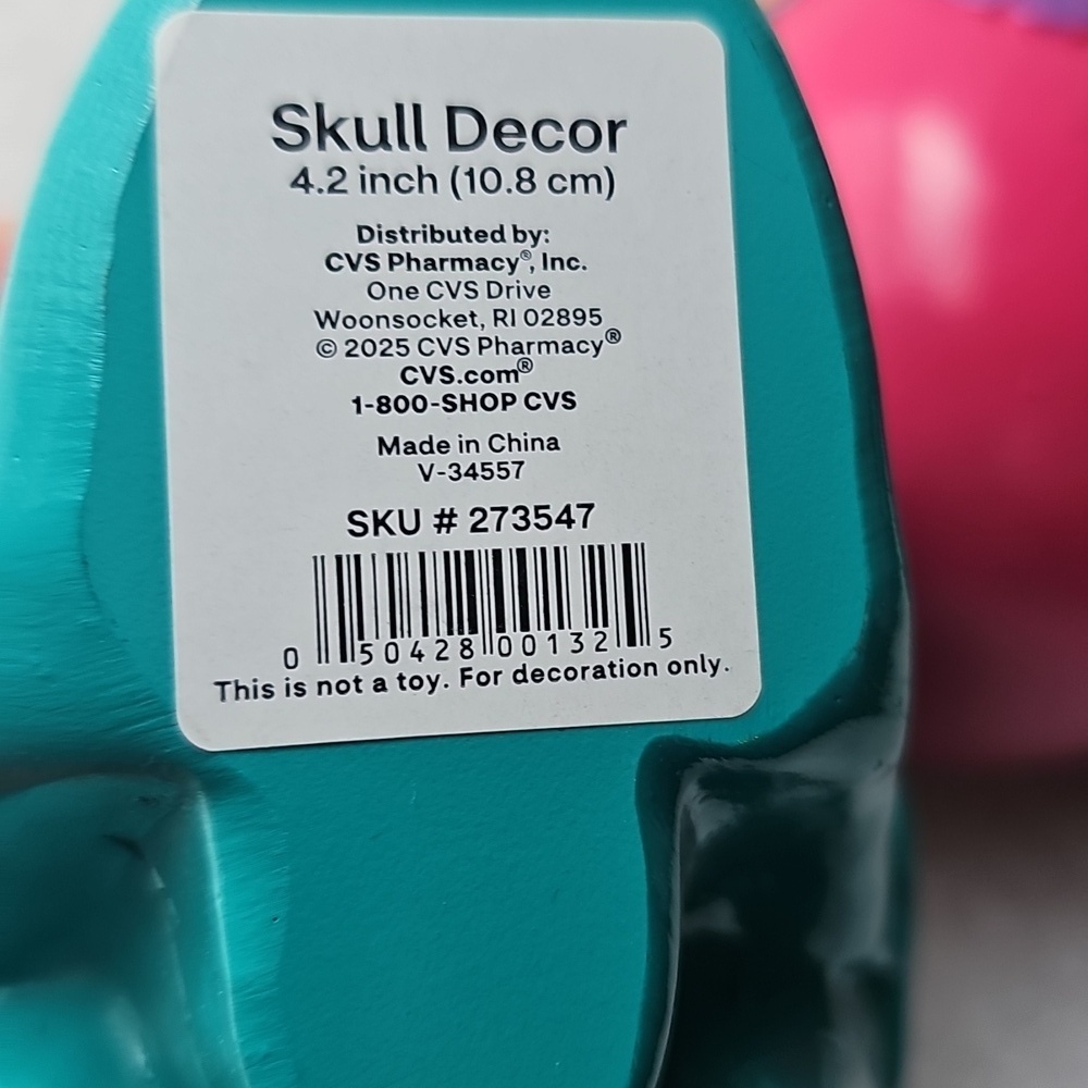 New 2 Skull Decor Halloween Day Of The Dead Colorful 4.2" Skulls Purple & Teal - Picture 2 of 11